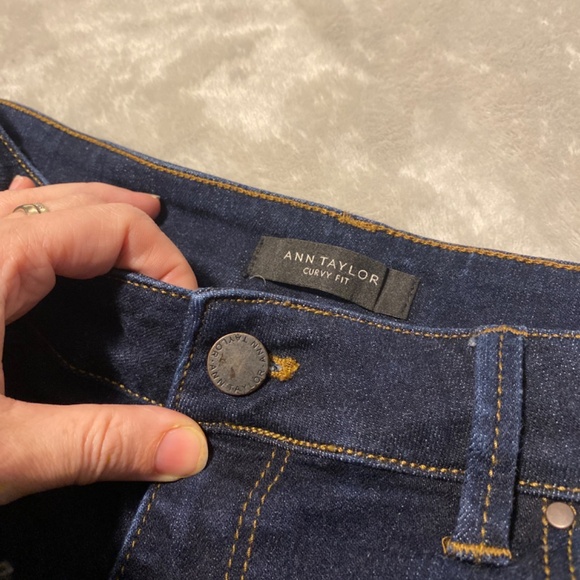 Ann Taylor skinny jeans size 4 curvy fit - Picture 2 of 4